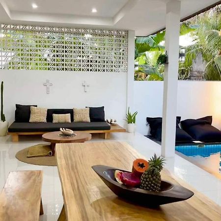 The Captains Villa Lembongan Exterior photo