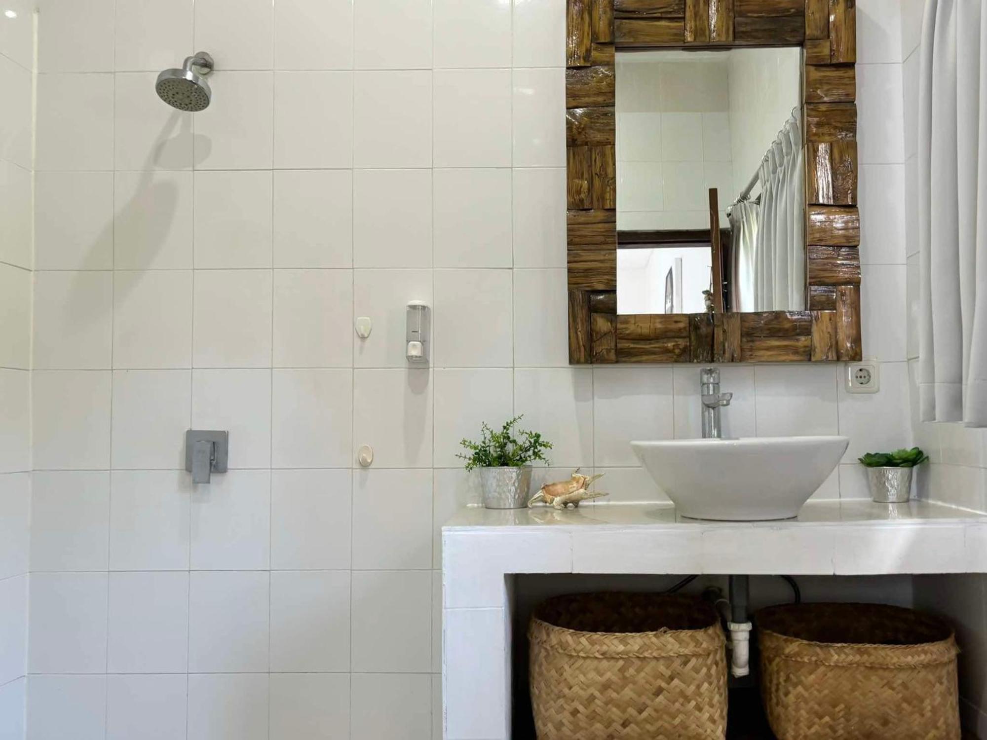 The Captains Villa Lembongan Exterior photo