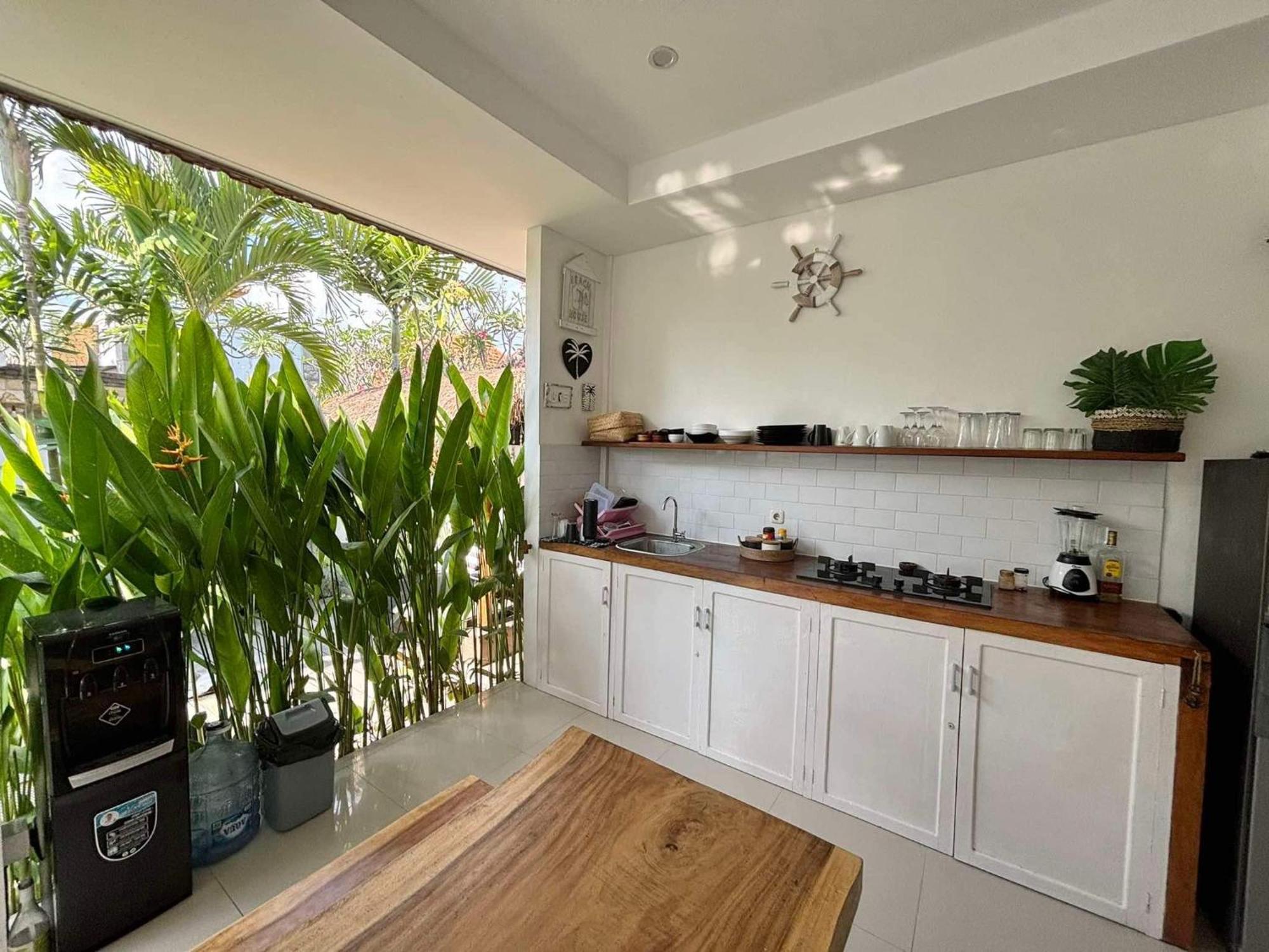 The Captains Villa Lembongan Exterior photo
